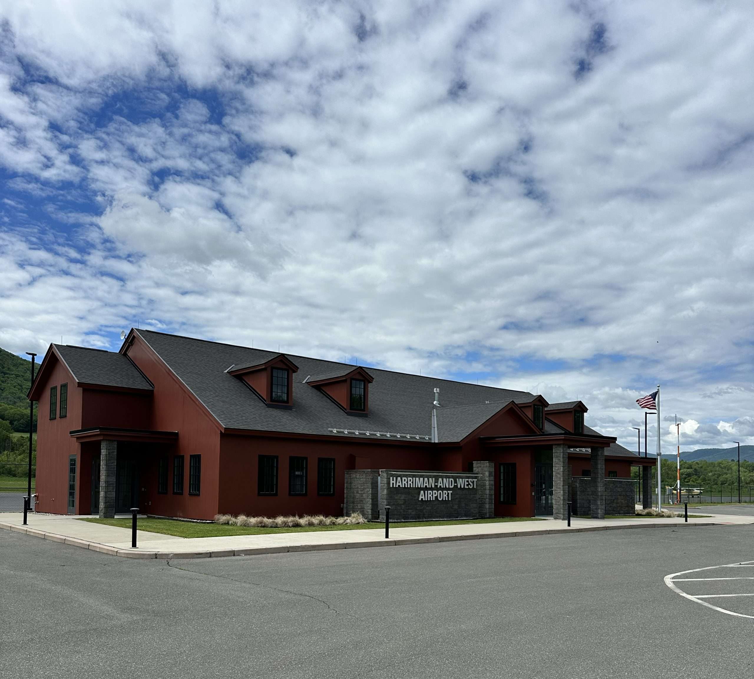 Harriman and West Airport | Hewison Aviation Harriman and West Airport