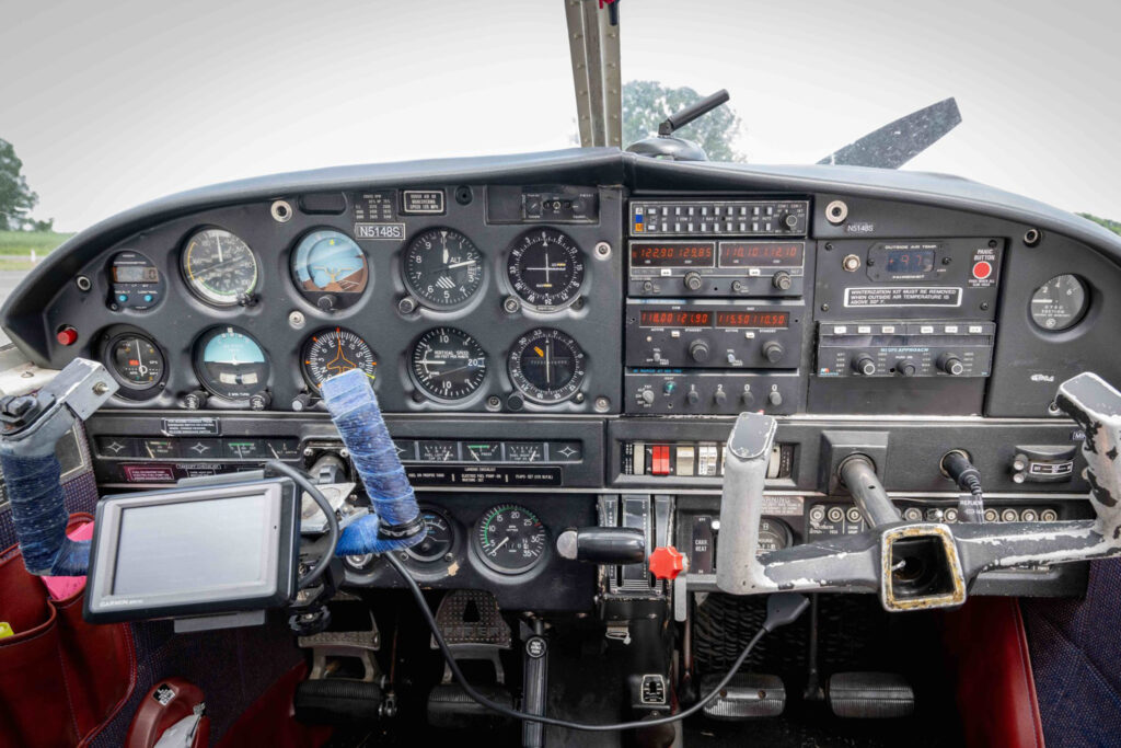 Cherokee Piper Cockpit 48