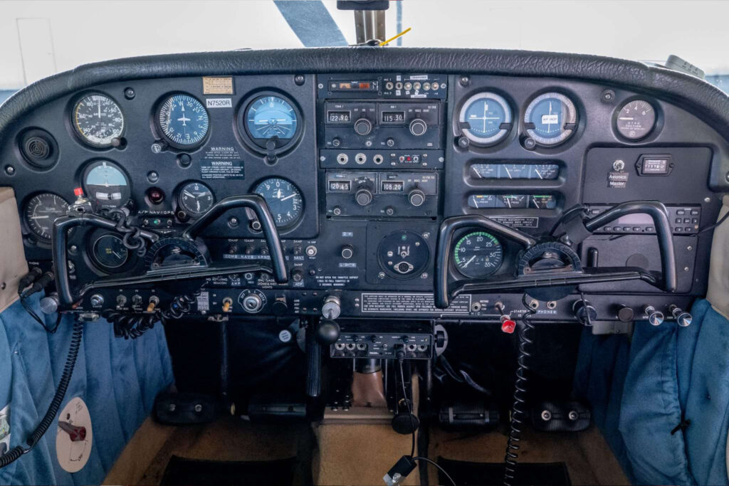 Piper Cherokee Cockpit Warrior